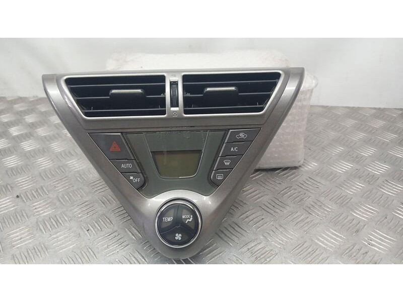 Recambio de mando climatizador para toyota iq 2 referencia OEM IAM 5590074010 DENSO PANTALLA SUCIA 2370002744