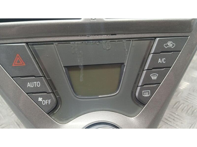 Recambio de mando climatizador para toyota iq 2 referencia OEM IAM 5590074010 DENSO PANTALLA SUCIA 2370002744