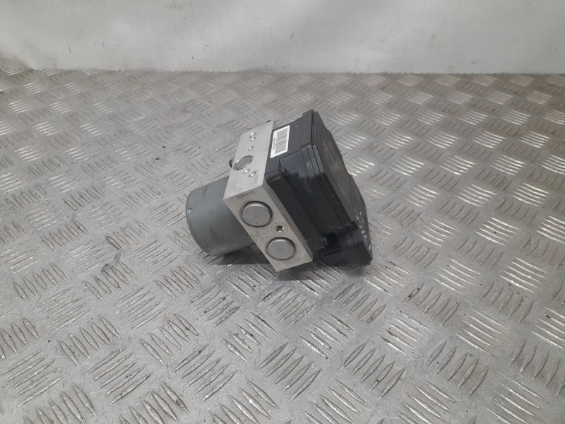 Recambio de abs para kia carens iv 1.7 crdi referencia OEM IAM 58910A4610 MANDO KLJD3H0185S0