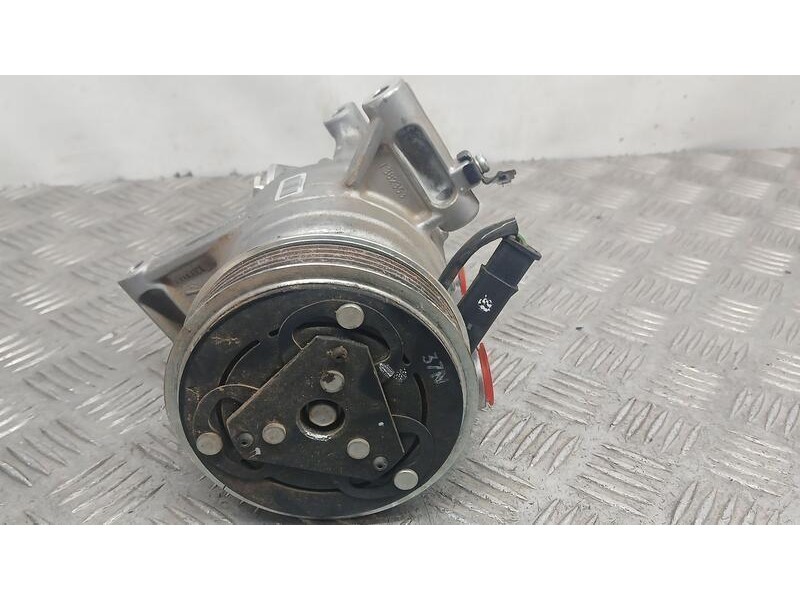 Recambio de compresor aire acondicionado para toyota aygo x-cite referencia OEM IAM 883100H030 VALEO 3111970253 T403825B