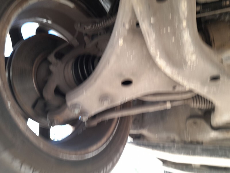 Recambio de brazo suspension inferior delantero derecho para hyundai i30 (fd) 1.6 crdi referencia OEM IAM 545012H000  