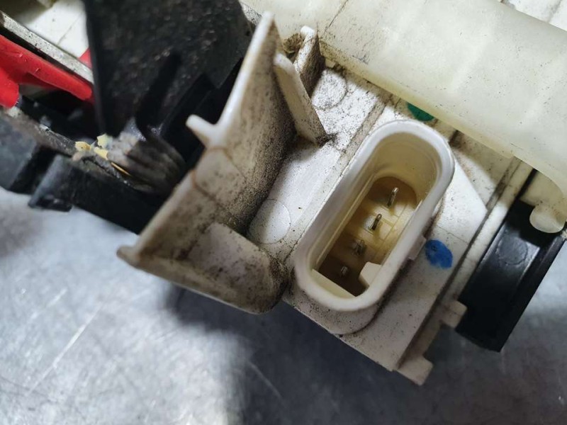 Recambio de cerradura puerta trasera derecha para dodge caliber se referencia OEM IAM 04589414AC  4 PINES
