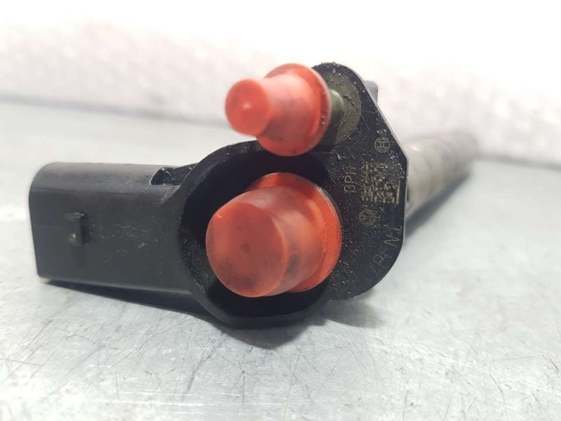 Recambio de inyector para volkswagen tiguan (5n1) 2.0 tdi referencia OEM IAM 03L130277 0445116030 BOSCH