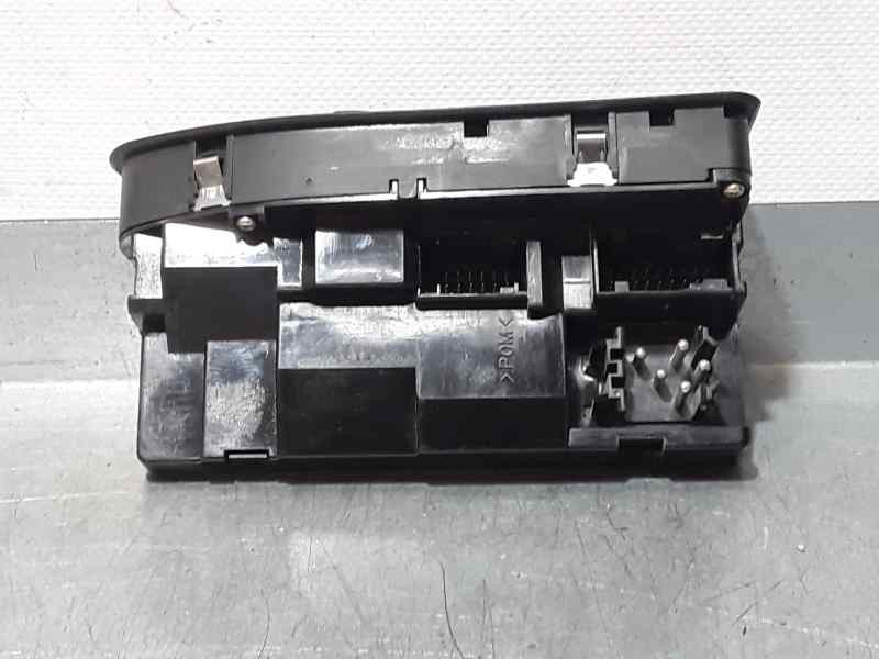 Recambio de mando elevalunas delantero izquierdo para bmw serie 5 berlina (e39) 525tds referencia OEM IAM 8368966  