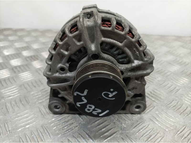 Recambio de alternador para renault megane iv grandtour tech road referencia OEM IAM 231004EA0AF F000BL0825 BOSCH