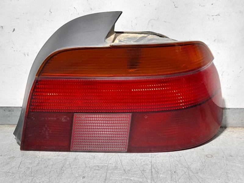 Recambio de piloto trasero derecho para bmw serie 5 berlina (e39) 525tds referencia OEM IAM 8358032 2VP00724002 HELLA
