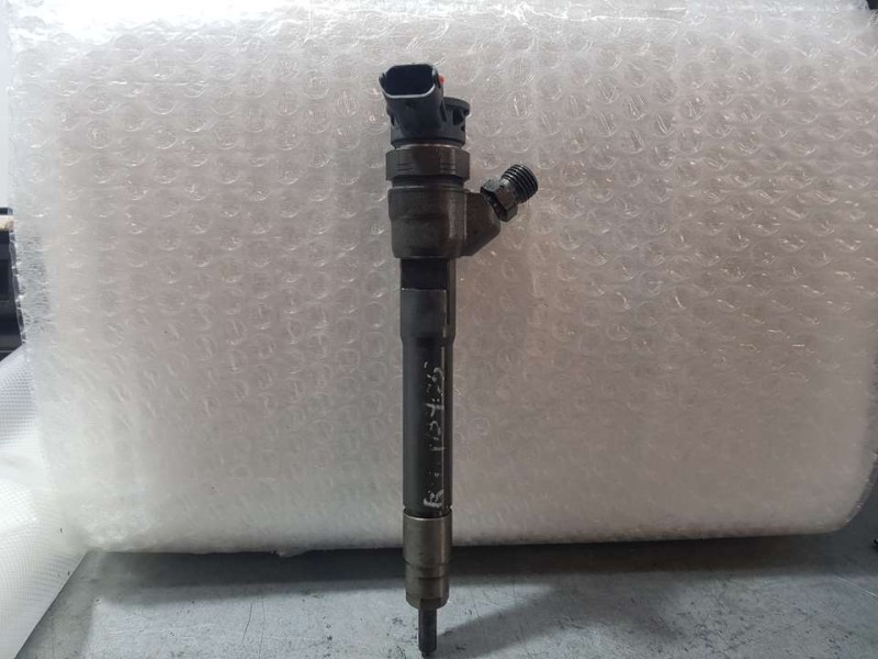 Recambio de inyector para nissan qashqai (j10) 1.6 dci turbodiesel cat referencia OEM IAM H8201055367 0445110414 BOSCH