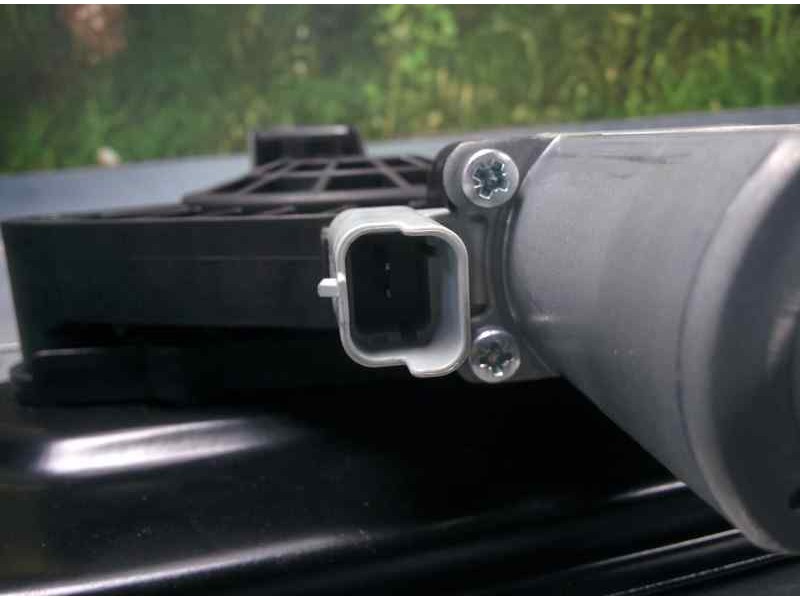 Recambio de elevalunas delantero derecho para nissan qashqai (j11) tekna referencia OEM IAM 807004EA0D 2 PINS ELECTRICO , BROSE
