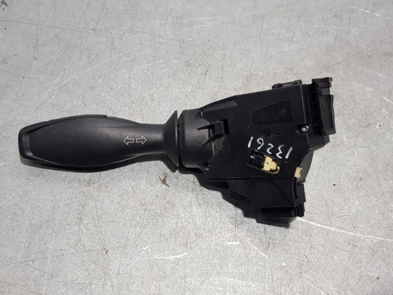 Recambio de mando intermitentes para ford fiesta (ccn) trend referencia OEM IAM 8A6T13335AD  