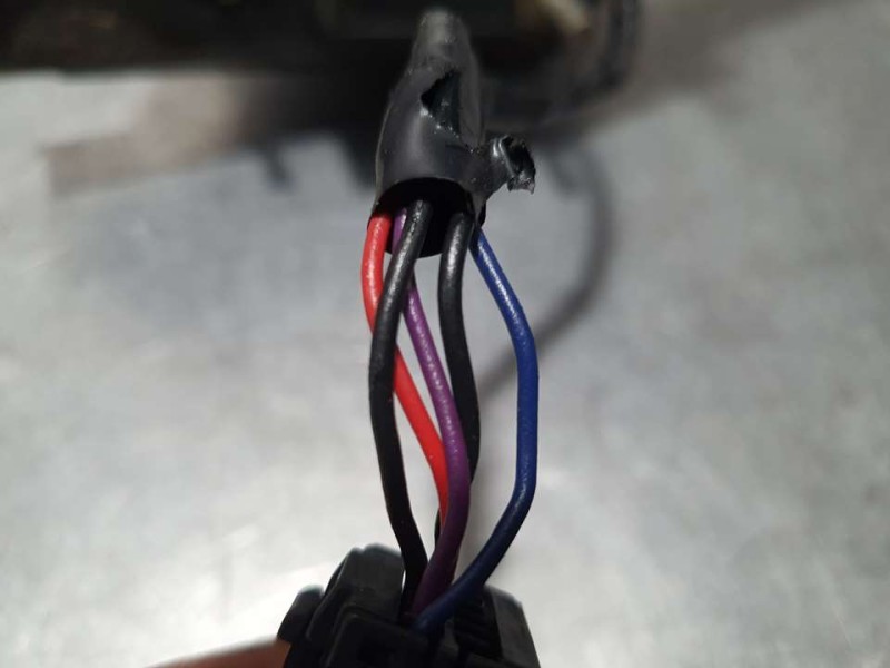 Recambio de retrovisor derecho para dodge caliber se referencia OEM IAM SIN REF  ELECTRICO 5 CABLES