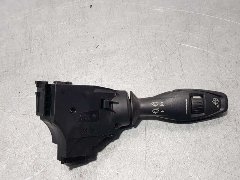 Recambio de mando limpia para ford fiesta (ccn) trend referencia OEM IAM 8A6T17A553AC  