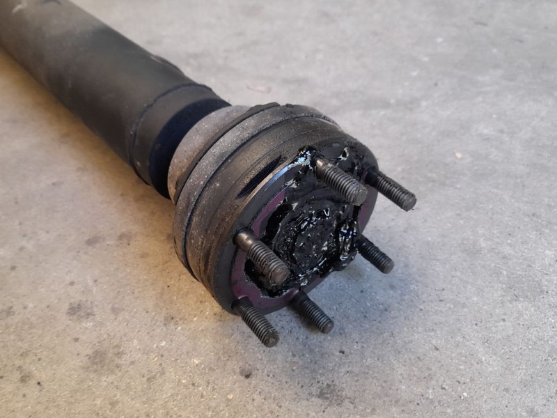 Recambio de transmision central para bmw serie 5 berlina (e39) 525tds referencia OEM IAM SIN REF  TRASERA