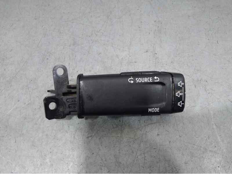 Recambio de mando volante para renault clio v experience referencia OEM IAM 255520099R  