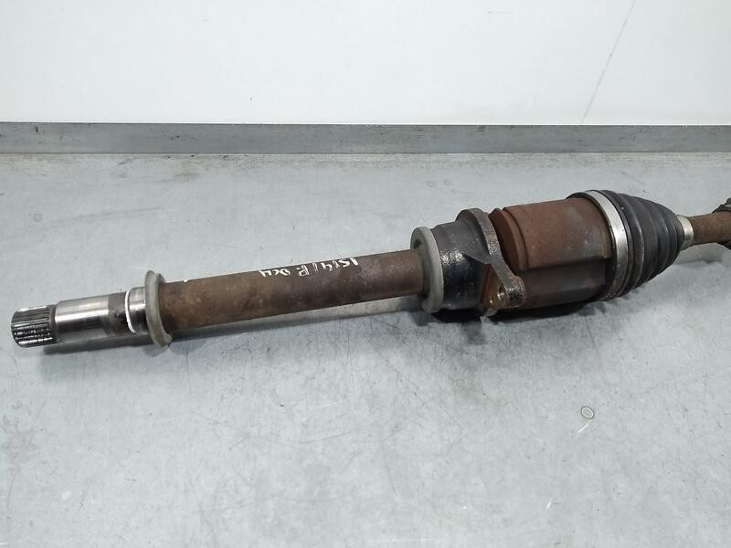 Recambio de transmision delantera derecha para dodge caliber se referencia OEM IAM 05105660AG  