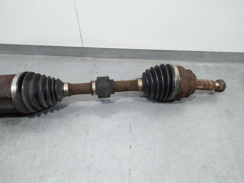 Recambio de transmision delantera derecha para dodge caliber se referencia OEM IAM 05105660AG  