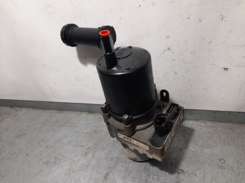 Recambio de bomba direccion electrica para citroën c4 coupe vtr referencia OEM IAM 21601861  