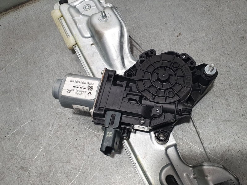 Recambio de elevalunas trasero izquierdo para renault megane iv grandtour tech road referencia OEM IAM   ELECTRICO 6 PINS