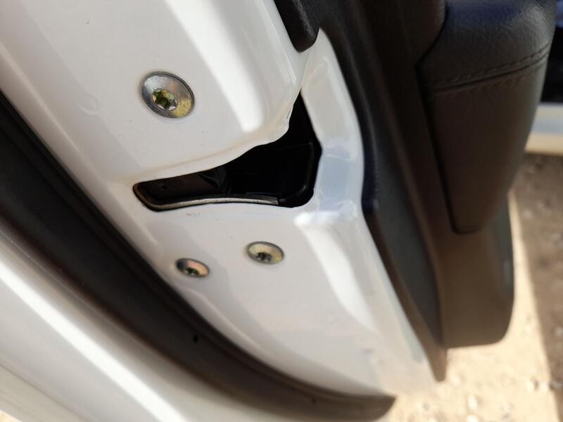 Recambio de cerradura puerta delantera izquierda para kia carens iv 1.7 crdi referencia OEM IAM 81310A4010 MONTADA EN PUERTA 