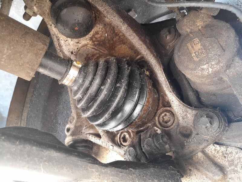 Recambio de mangueta delantera izquierda para bmw x1 (u11) sdrive 18 i referencia OEM IAM 31216890179  