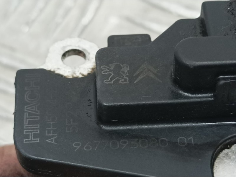 Recambio de caudalimetro para peugeot 308 sw active referencia OEM IAM 9677093080  HITACHI