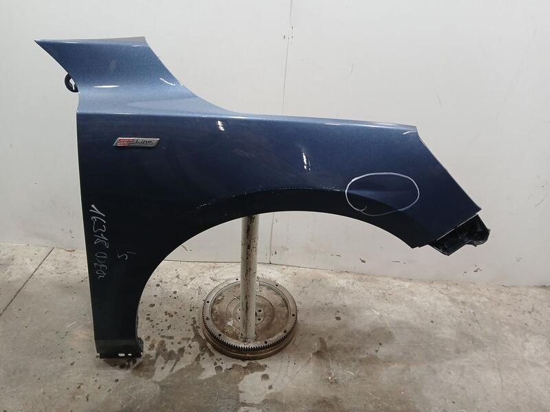 Recambio de aleta delantera derecha para ford focus iv turnier (hp) 1.0 ecoboost mhev referencia OEM IAM 2424180  