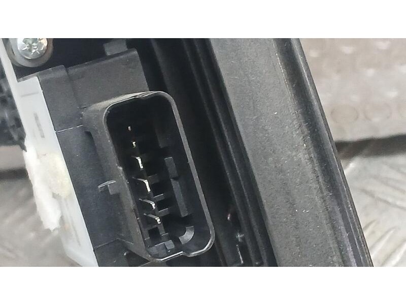 Recambio de elevalunas trasero derecho para citroën c4 1.2 12v e-thp pure tech referencia OEM IAM 9832714280  ELECTRICO 6 PINS
