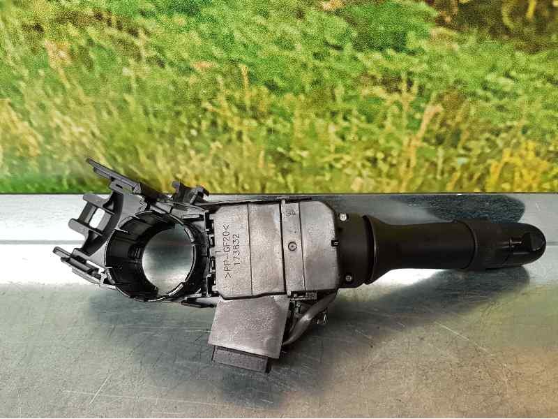 Recambio de mando luces para toyota yaris active referencia OEM IAM 17F611 02311 J44