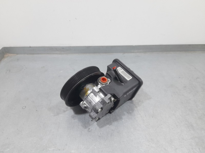 Recambio de bomba direccion para bmw 5 (e60) 530 d referencia OEM IAM LH676095601W ZFLS7693974101 