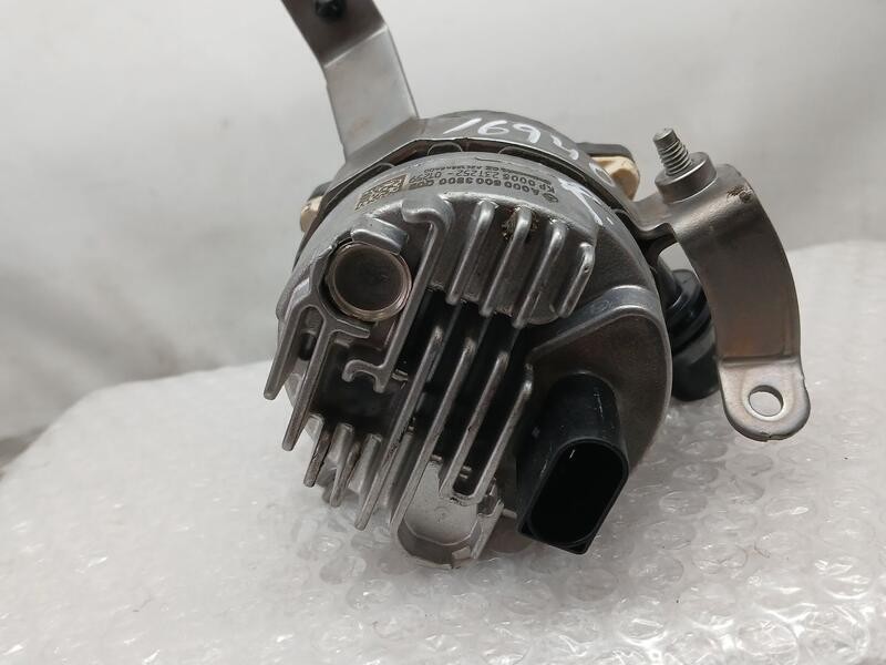 Recambio de bomba agua adicional para mercedes-benz clase c (w206) c 300 de (206.208) referencia OEM IAM A0005003800 CONTINENTAL