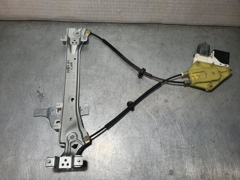 Recambio de elevalunas trasero derecho para renault megane iii berlina 5 p dynamique referencia OEM IAM 827200003R 968717101 BRO