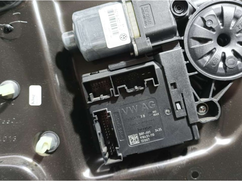 Recambio de elevalunas delantero izquierdo para volkswagen passat variant (365) highline bluemotion referencia OEM IAM 3AA837755