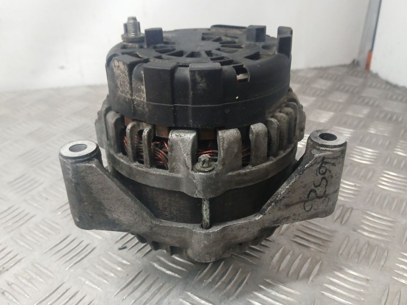 Recambio de alternador para ssangyong kyron 2.7 xdi 4x4 referencia OEM IAM A6651540202 DAC 