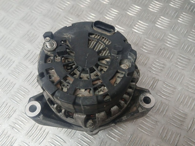 Recambio de alternador para ssangyong kyron 2.7 xdi 4x4 referencia OEM IAM A6651540202 DAC 