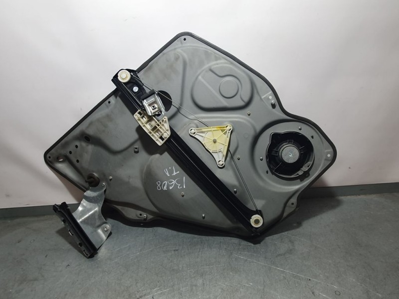 Recambio de elevalunas trasero derecho para mercedes-benz clase b (w245) 180 cdi (245.207) referencia OEM IAM A1697301679 985009