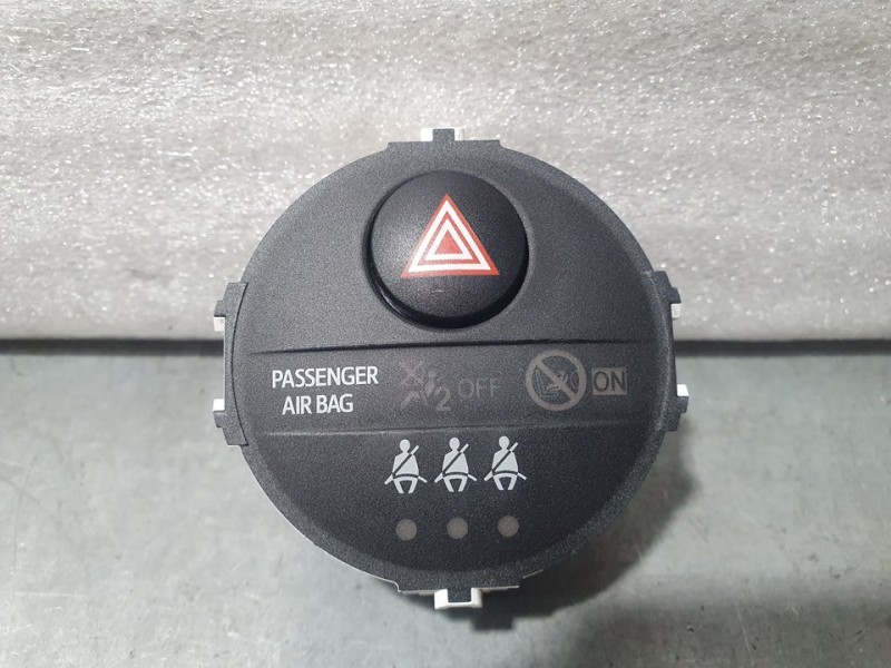 Recambio de warning para toyota yaris hybrid advance referencia OEM IAM 839500D100  