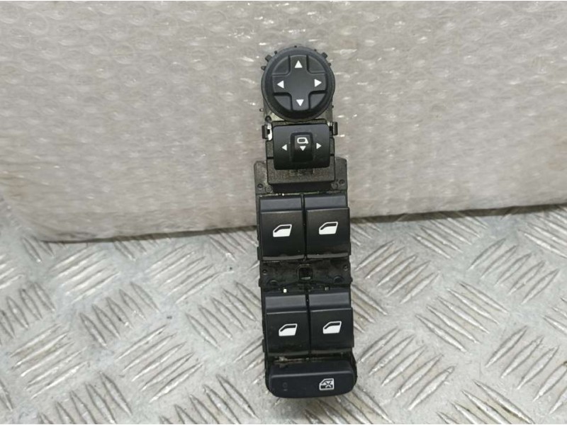 Recambio de mando elevalunas delantero izquierdo para citroën c4 1.2 12v e-thp pure tech referencia OEM IAM 98349233ZD 10516241 