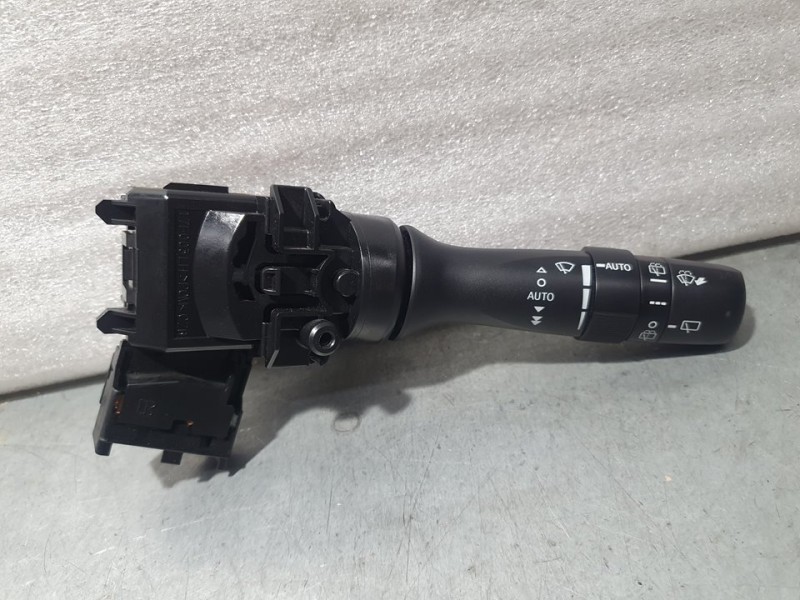 Recambio de mando limpia para toyota yaris hybrid advance referencia OEM IAM 0D19017F936  