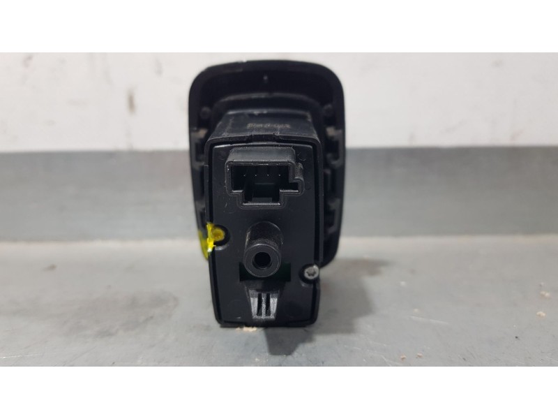 Recambio de mando elevalunas trasero derecho para mercedes-benz clase b (w245) 180 cdi (245.207) referencia OEM IAM A2518200510 