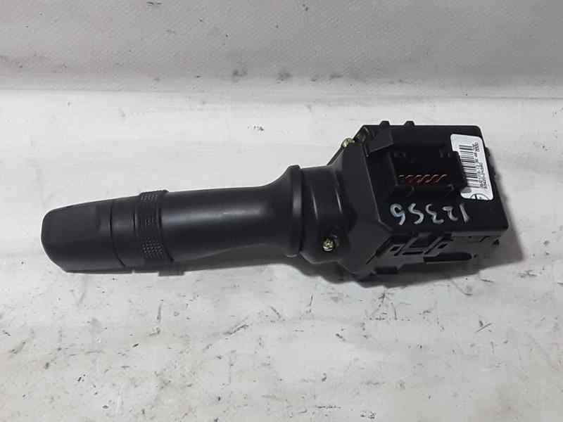 Recambio de mando limpia para kia cee´d tech referencia OEM IAM 934202K560  