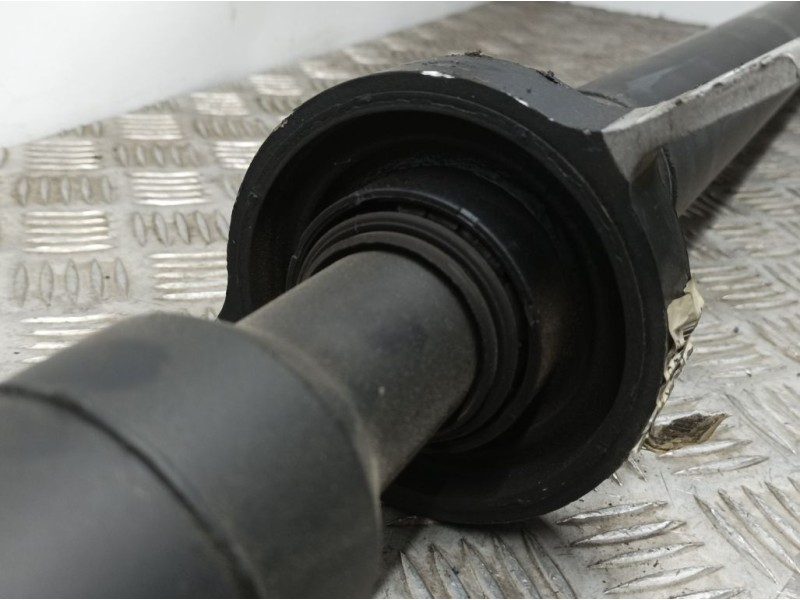 Recambio de transmision central para bmw serie 3 lim. (f30) 316d referencia OEM IAM 760004204  