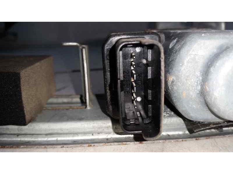 Recambio de elevalunas trasero derecho para renault megane ii classic berlina confort authentique referencia OEM IAM 8201010921 