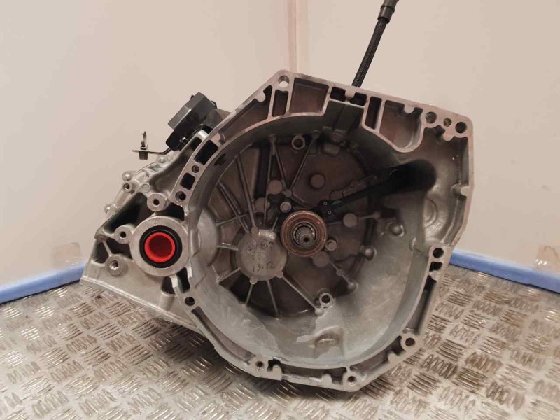 Recambio de caja cambios para nissan towstar acenta referencia OEM IAM TL4368 S0081G3 6VELOCIDADES