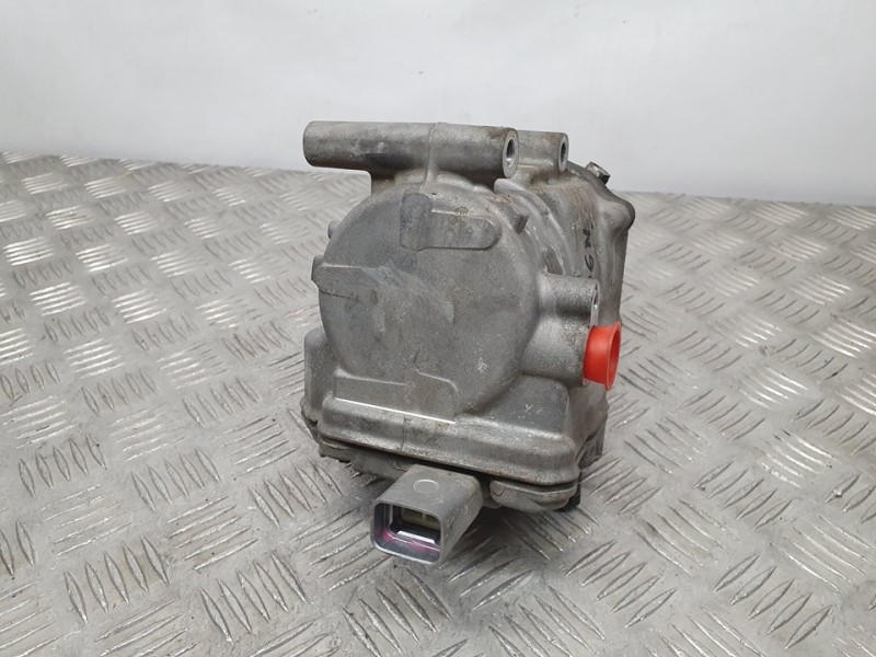 Recambio de compresor aire acondicionado para toyota yaris hybrid feel referencia OEM IAM 0422001350 DENSO 