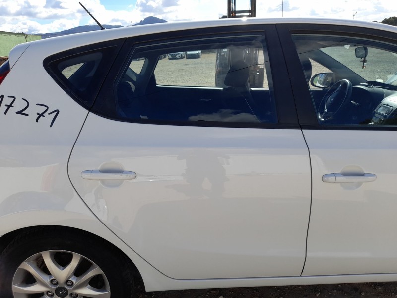 Recambio de puerta trasera derecha para hyundai i30 (fd) 1.6 crdi referencia OEM IAM 770042L010  