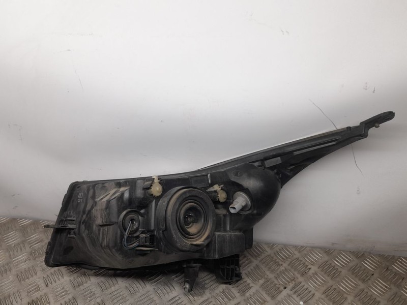 Recambio de faro derecho para chevrolet cruze lt referencia OEM IAM SIN REF  PULIR