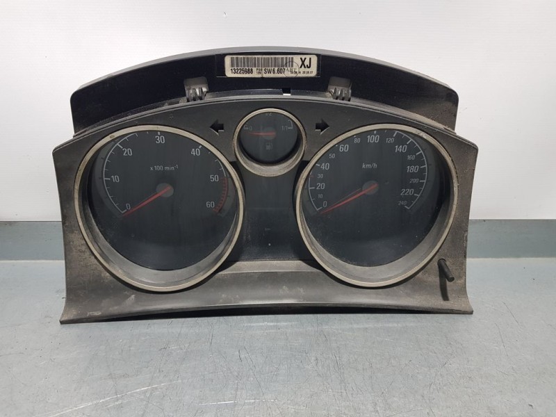 Recambio de cuadro instrumentos para opel zafira b cosmo referencia OEM IAM 13225988  