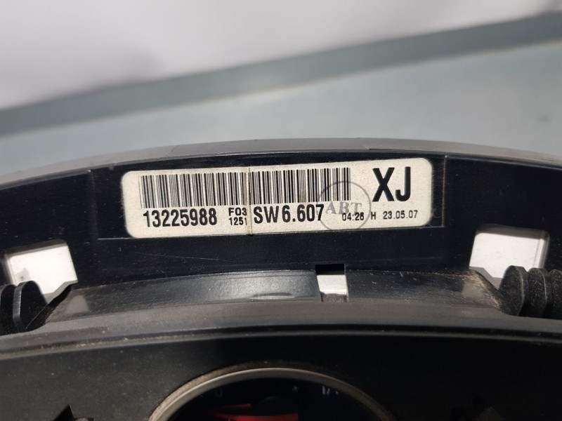 Recambio de cuadro instrumentos para opel zafira b cosmo referencia OEM IAM 13225988  