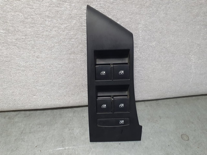 Recambio de mando elevalunas delantero izquierdo para opel astra j lim. excellence referencia OEM IAM 13305011  