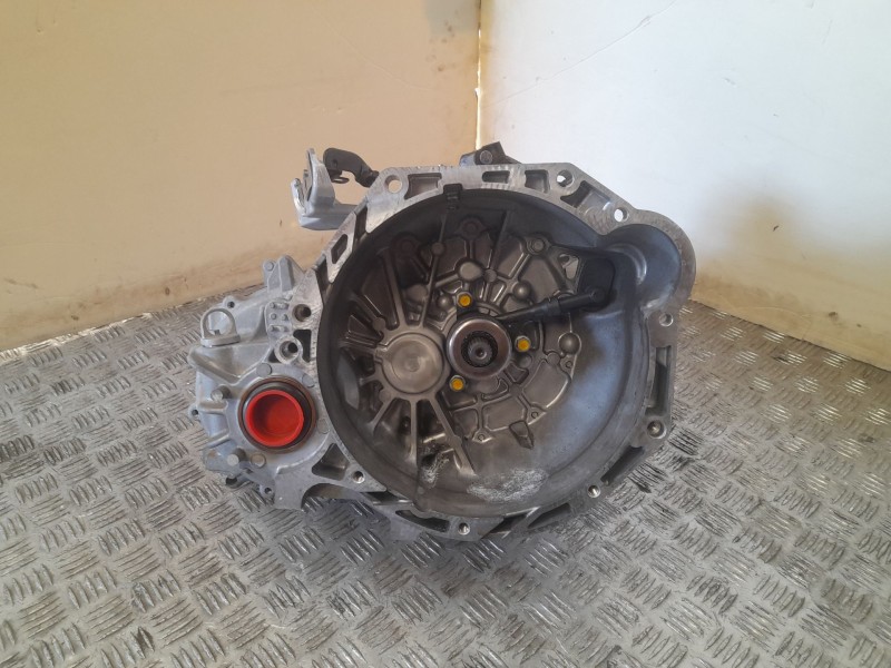 Recambio de caja cambios para kia rio (yb) hibrid referencia OEM IAM U31VNH 6VELOCIDADES 006196