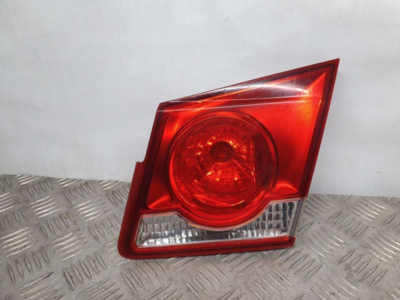 Recambio de piloto trasero derecho para chevrolet cruze lt referencia OEM IAM SIN REF  INTERIOR